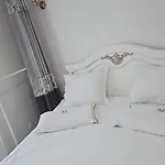 Apartman 休闲民宿 *