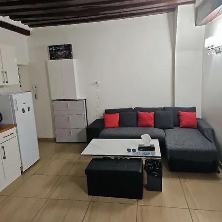 休闲民宿 Apartman Párizs